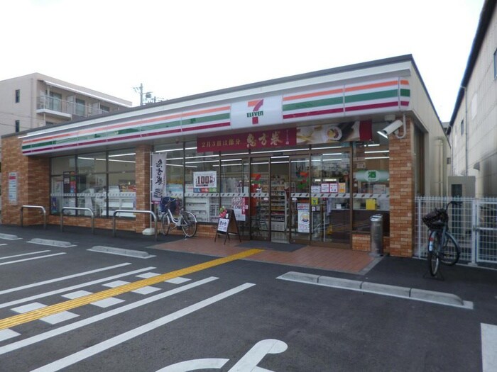 セブンイレブン大阪横堤3丁目店(コンビニ)まで450m フローラル横堤