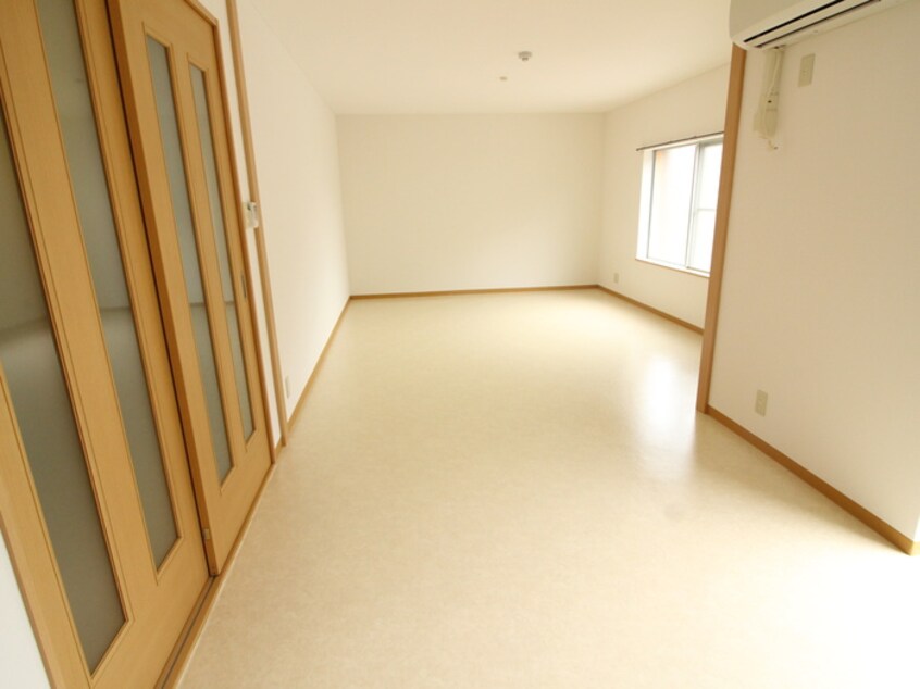 居室 サンロイヤルマンション