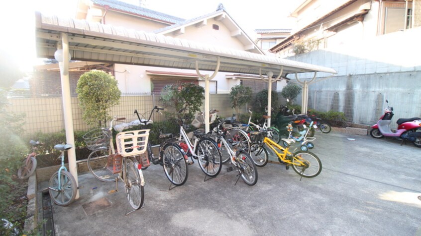 駐輪場 ベラ　ビスタ