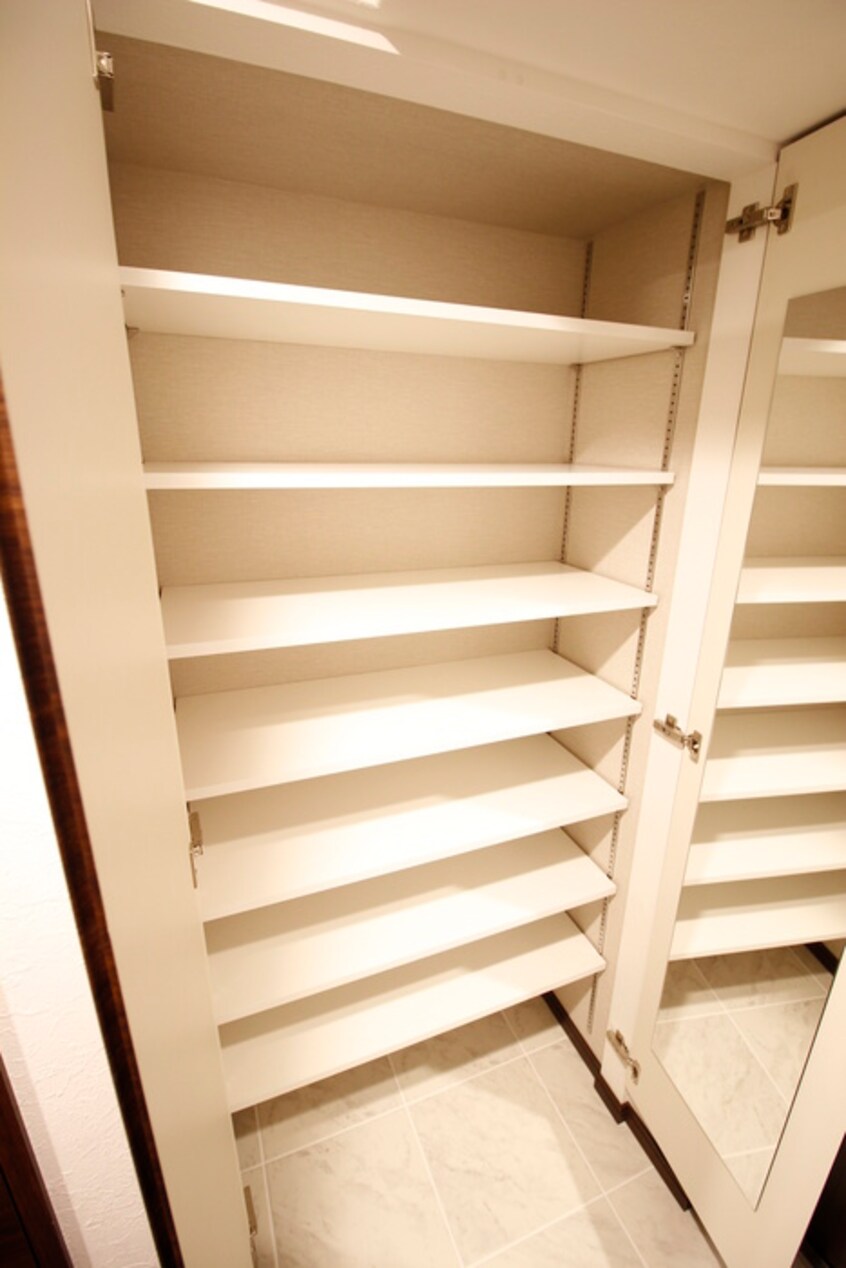 靴箱 グランカーサ難波元町