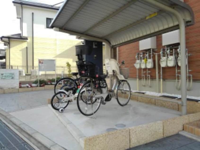 駐輪場 ストラーダ　ブリランテ