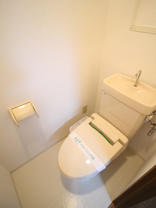 トイレ カーサファースト萩