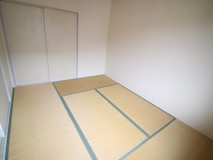 居室 コニ－行幸