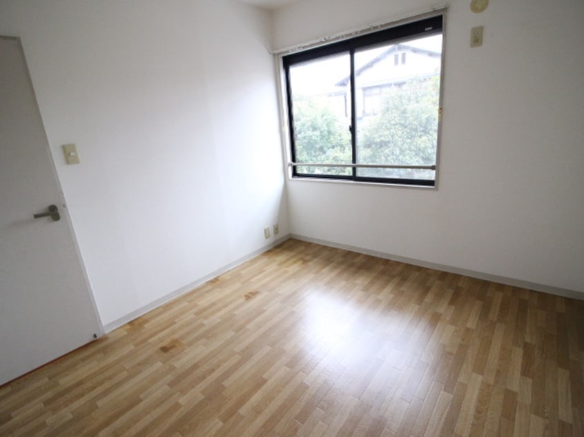 居室 コニ－行幸