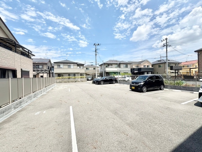 駐車場 ホワイトレーク大萱