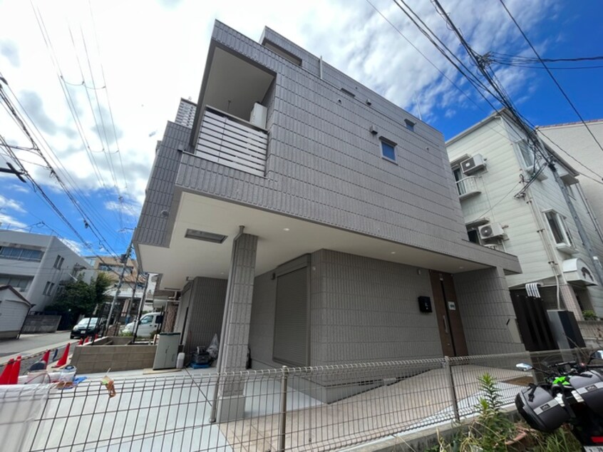 建築中 ファミーユ神若