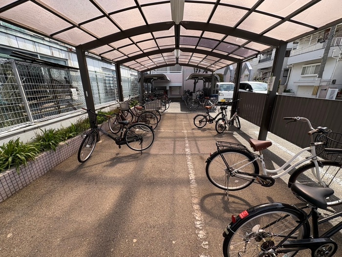 駐輪場 松岡マンション２