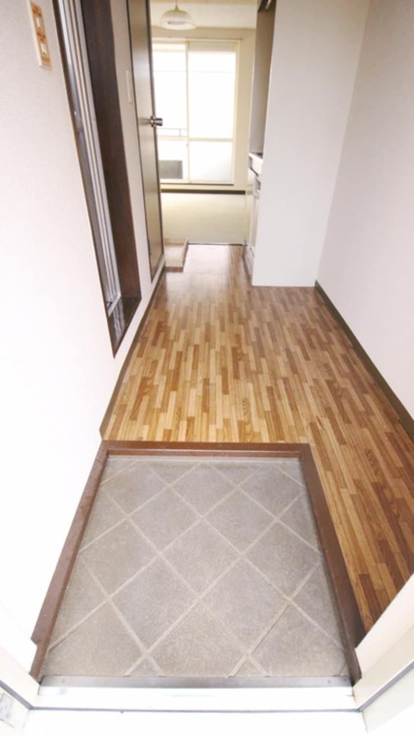 玄関 ＫＴクレヨン