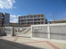 守口小学校(小学校)まで334m 花づつみ守口