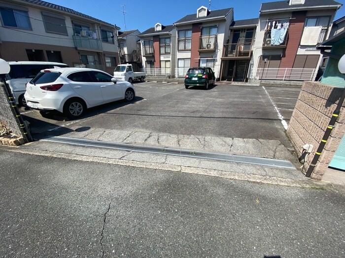 駐車場 ニューパルティＢ棟