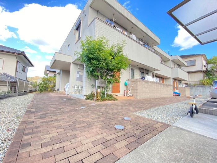 エントランス部分 シロイエ石切