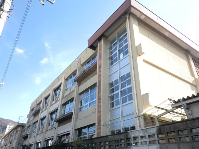 東大阪市立石切中学校(中学校/中等教育学校)まで550m シロイエ石切