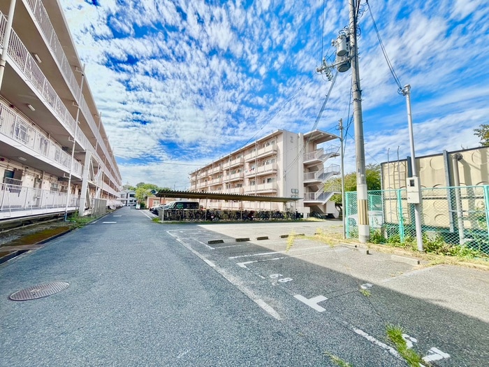 駐車場 ビレッジハウス春木１号棟