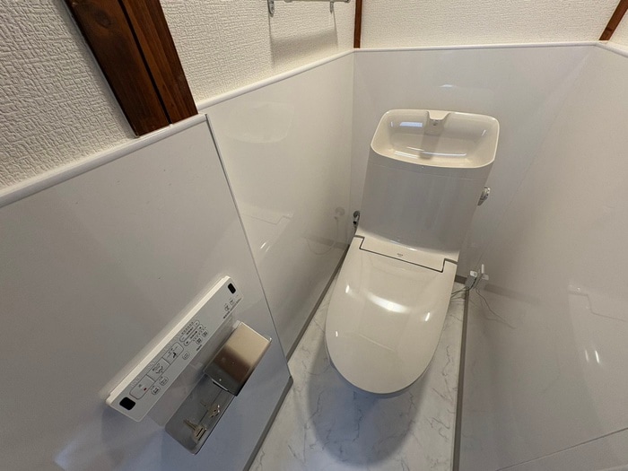 トイレ ﾃﾞｻﾞｲﾝﾘﾌｫｰﾑｶﾞﾚｰｼﾞﾊｳｽ