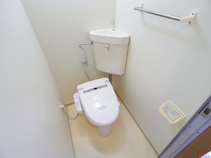 トイレ エクレ－ル　村　瀬