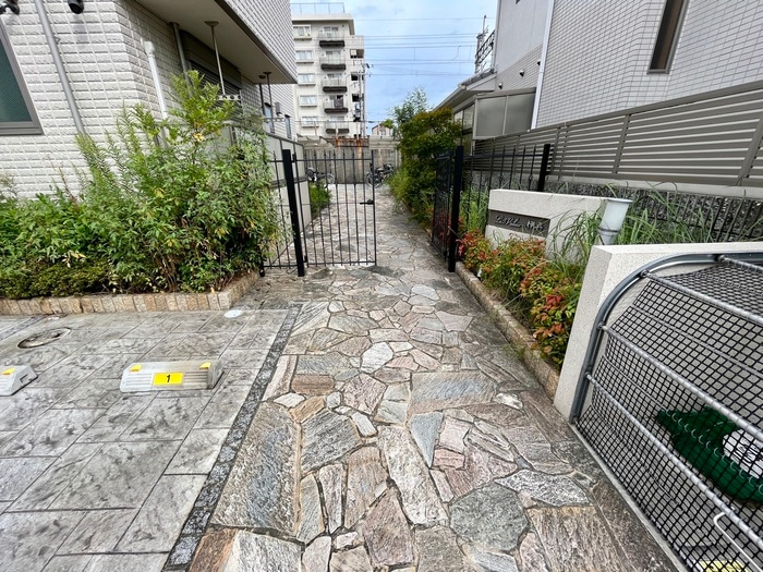 エントランス部分 Ｌａ　Ｖａｌｅｕｒ伊丹