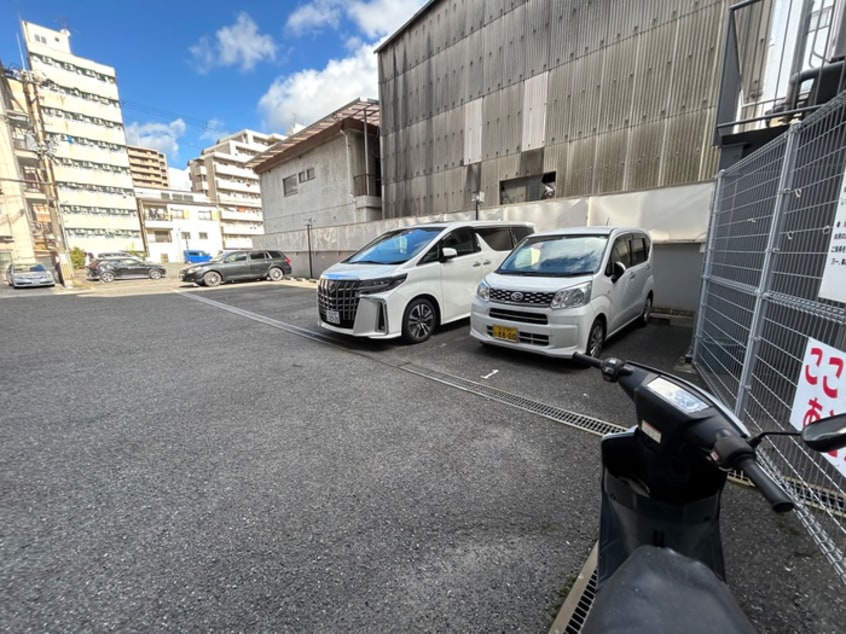 駐車場 フローレンスヨシダ