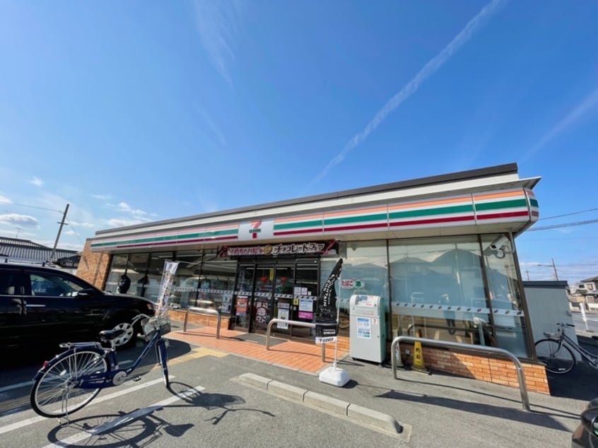 セブンイレブン野洲行畑店(コンビニ)まで800m ボンフレ－ルⅡ