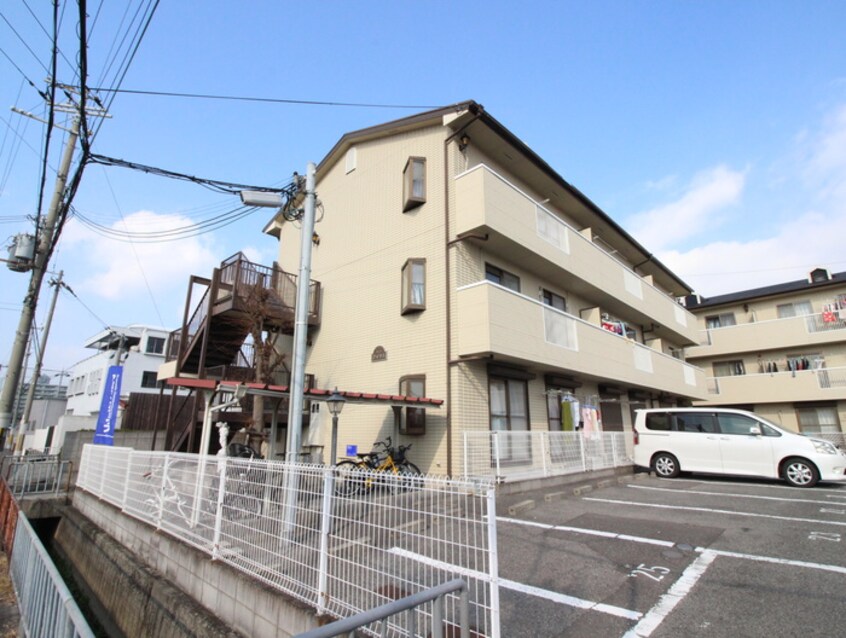 外観写真 ヴィラアイリスＡ棟
