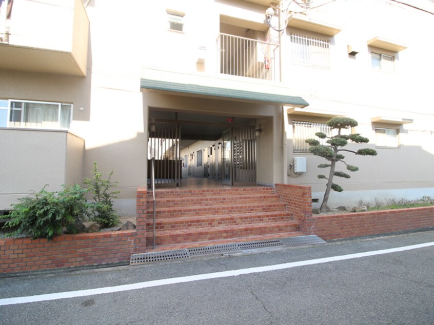 エントランス部分 ヴィラ箕面