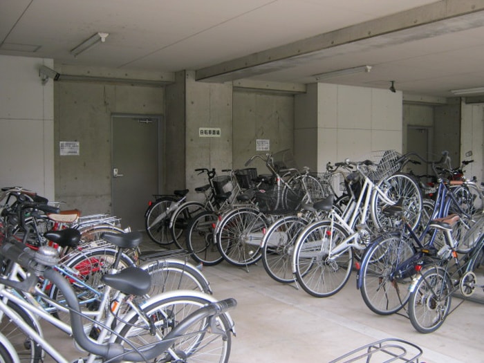 駐輪場 メゾン野田