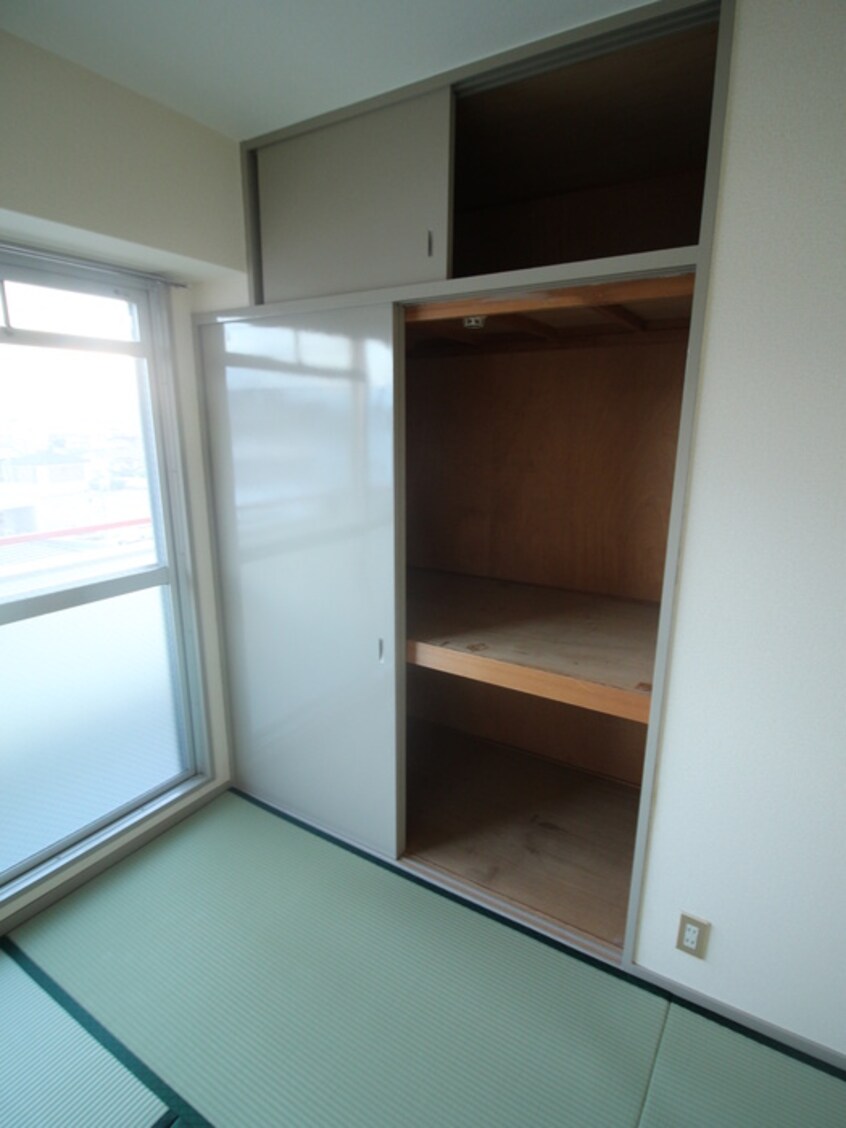 収納 ロ－タリ－マンション大日