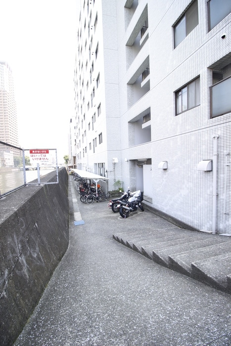 駐輪場 アルボール西道頓堀