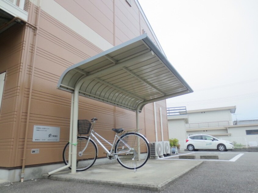 駐輪場 ドミール小山
