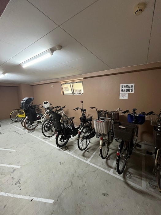 駐輪場 プレ上本町