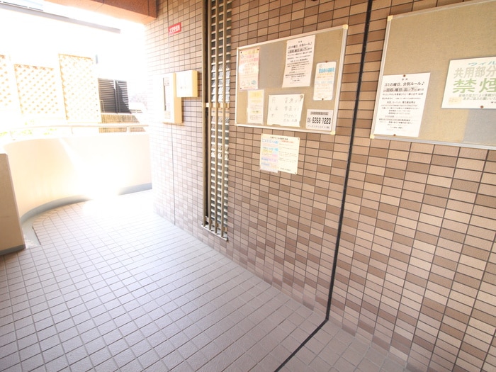 エントランス部分 ウィル関目