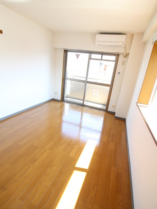 居室 ウィル関目