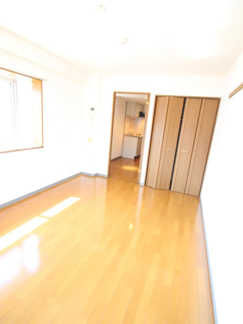 居室 ウィル関目