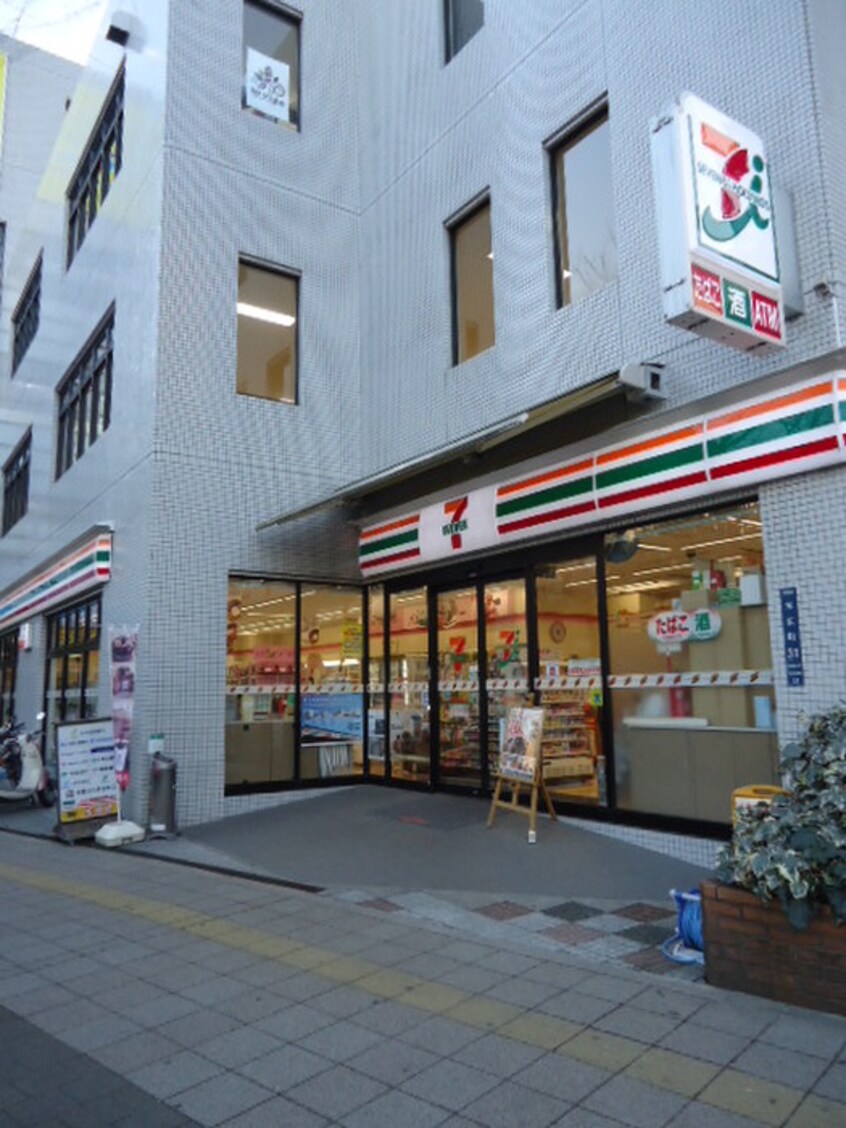 セブンイレブン(コンビニ)まで270m プレジ－ル