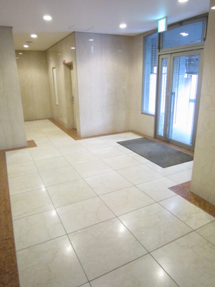 エントランス部分 レヴィア北白川