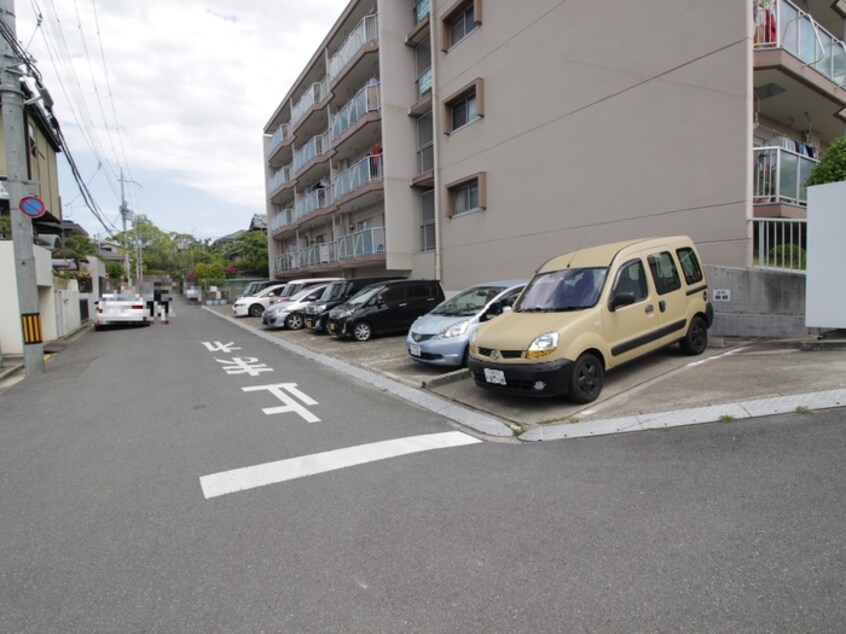 駐車場 マンション長沢