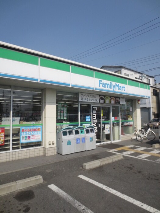 ファミリーマート 門真下馬伏店(コンビニ)まで357m クレセントＯＳⅡ