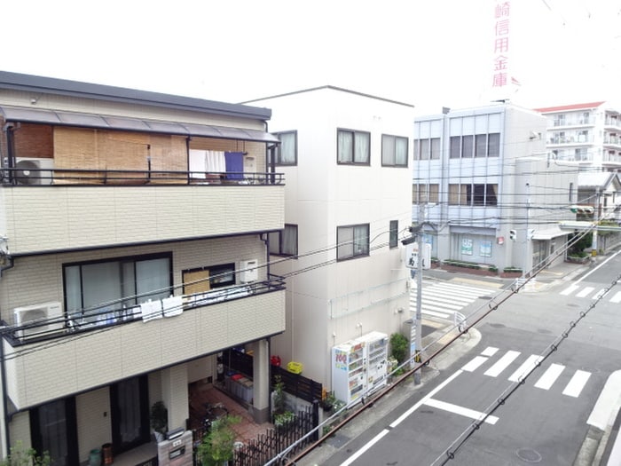 室内からの展望 ﾊﾟｲﾝﾃ-ﾙ御影