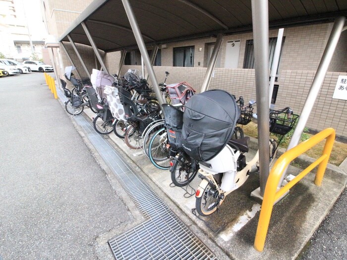 駐輪場 ル・アン緑地