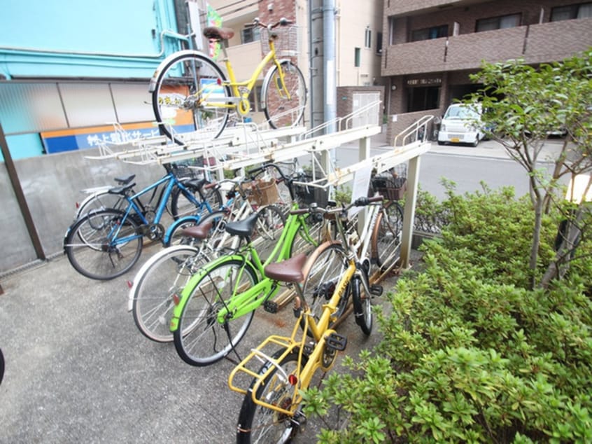 駐輪場 シティライフ新大阪(402)