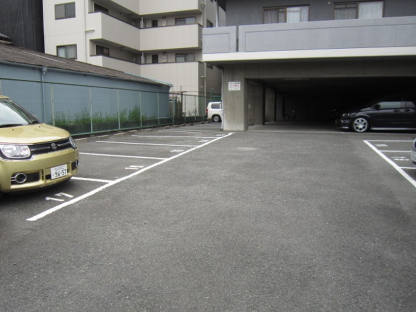 駐車場 サンロ－ド２８