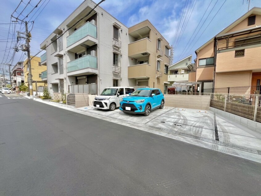 駐車場 マハナ