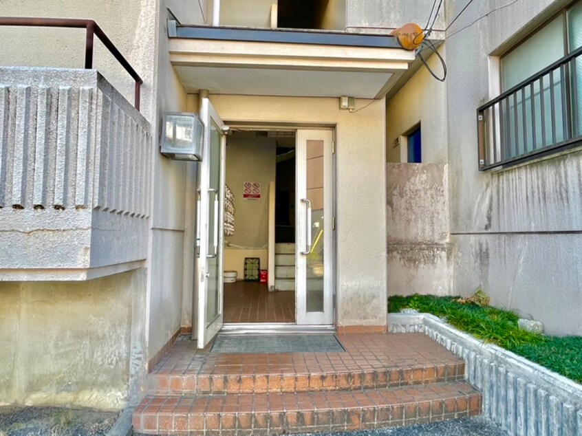 エントランス部分 レドンダカサ玉川