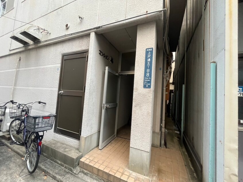 エントランス部分 マンション花