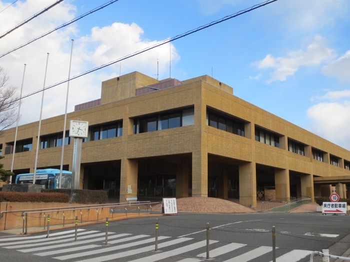 市役所(役所)まで100m シティハイム加茂