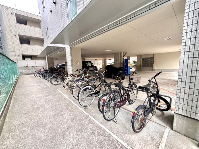 駐輪場 グローリア新北野