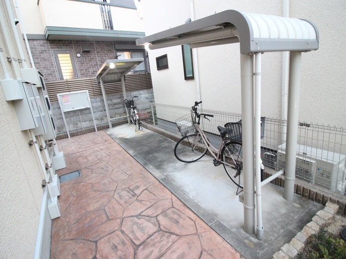 駐輪場 サニー離宮前