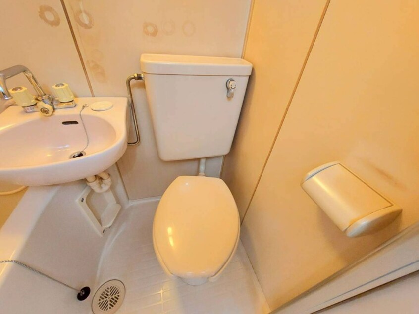 トイレ オ－セント本山