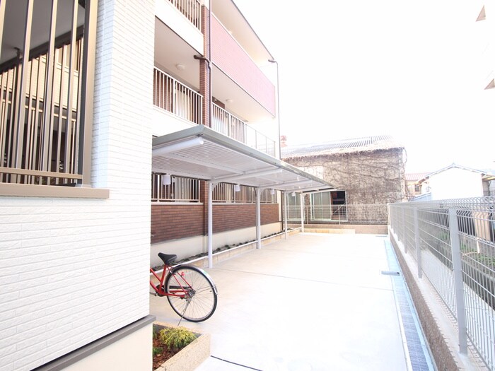 駐輪場 カーサモデルノ