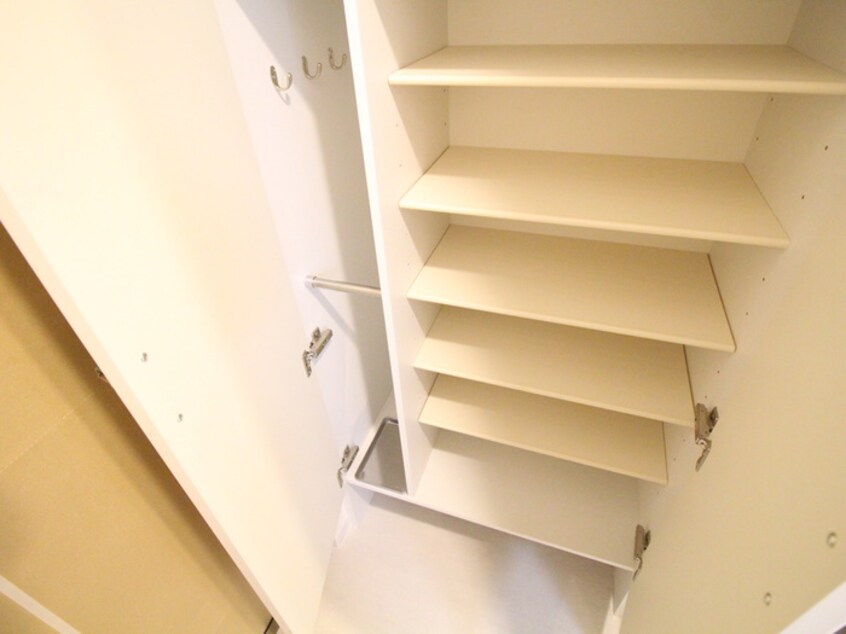 靴箱 ｴｽﾘｰﾄﾞ神戸兵庫駅ﾏﾘｰﾅｽｸｴｱ(901)