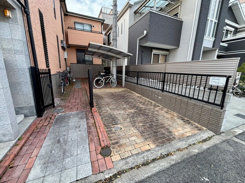 駐車場 グリフィンド－ル